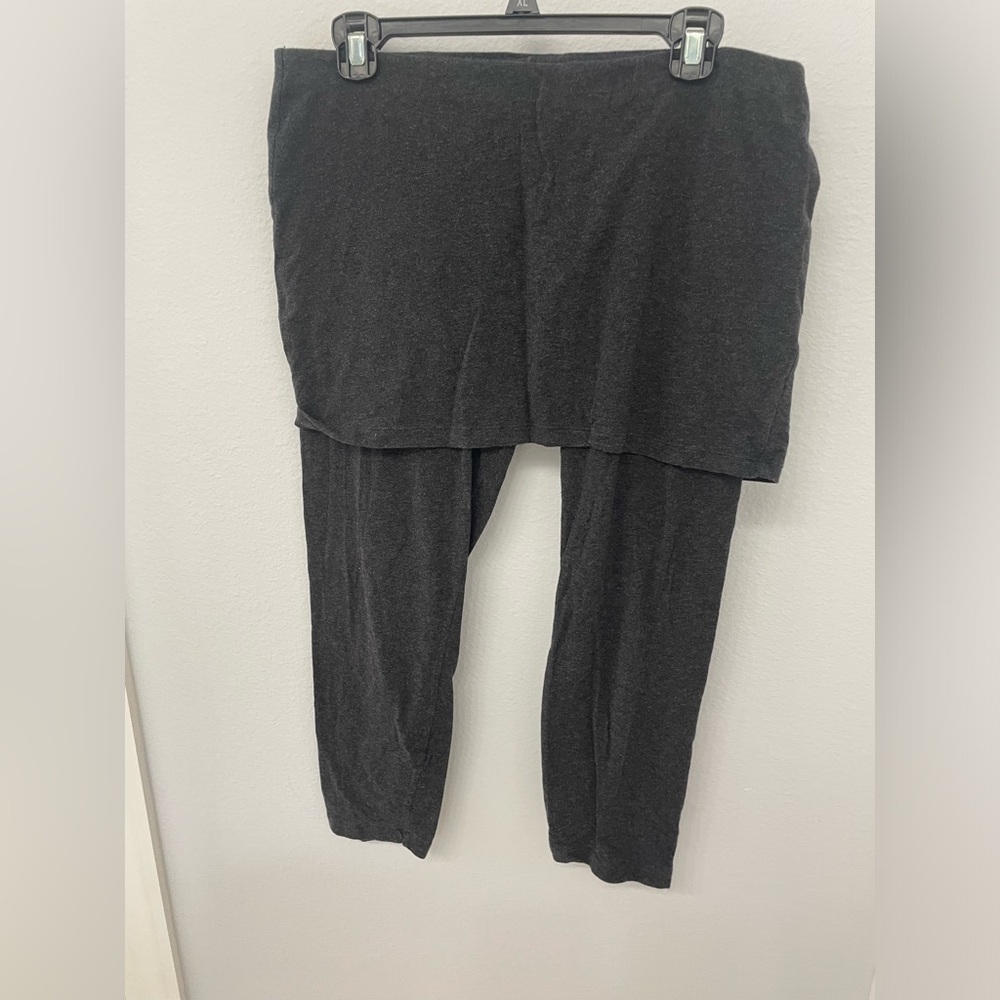 Cabi leggings witb skirt. Size L gray